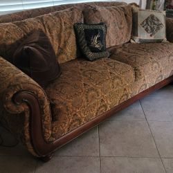 Great Condition Sofa Set