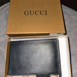 Nice wallet brand new 4 sale