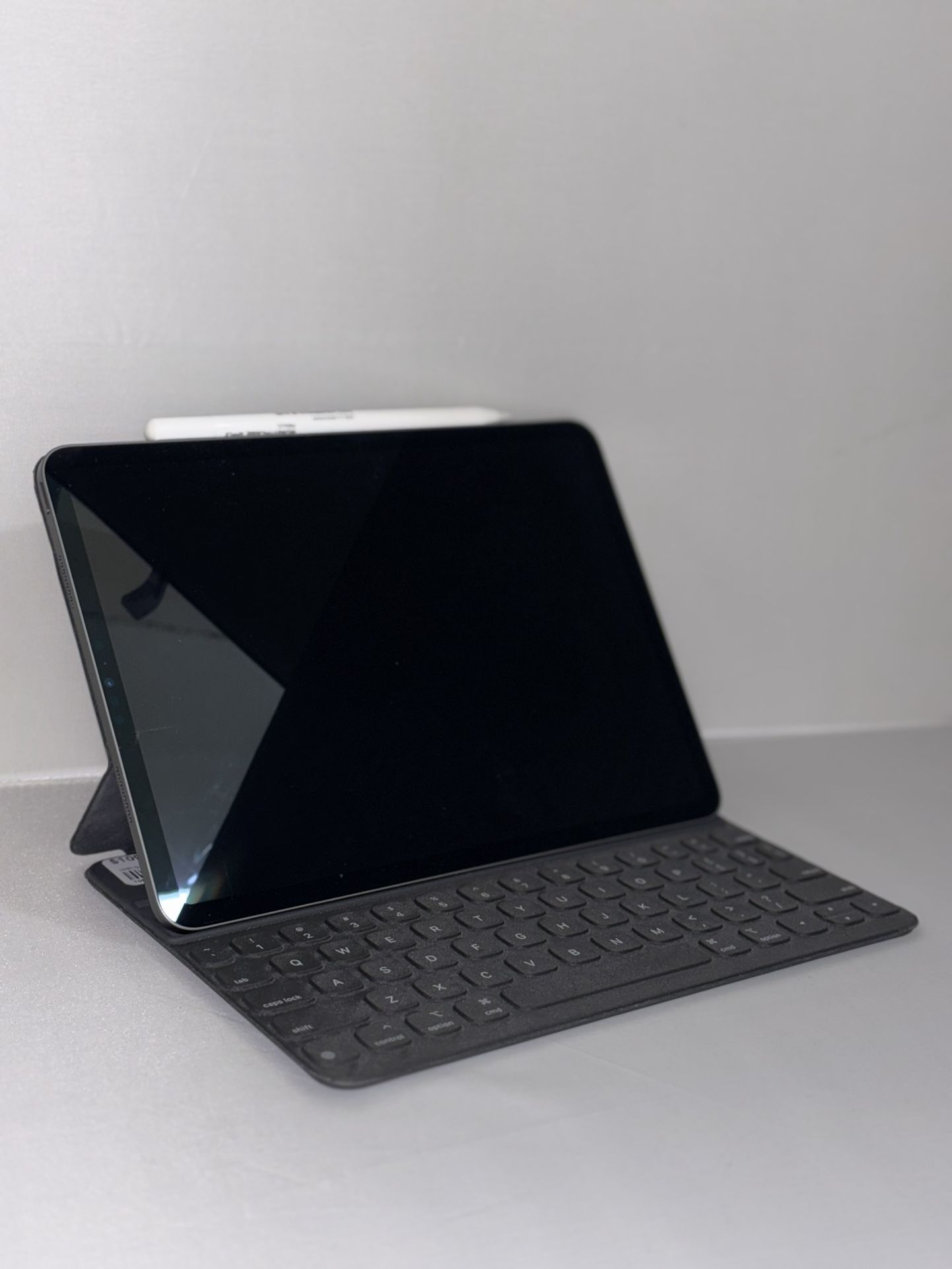 iPad Pro 11-Inch 3rd Generation 128GB Included Magic Keyboard And Apple Pencil