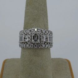 ZEI 14k White Gold 2.95tcw Diamond Halo Ring - Size 7 - 10.58 Grams Certified At $6000