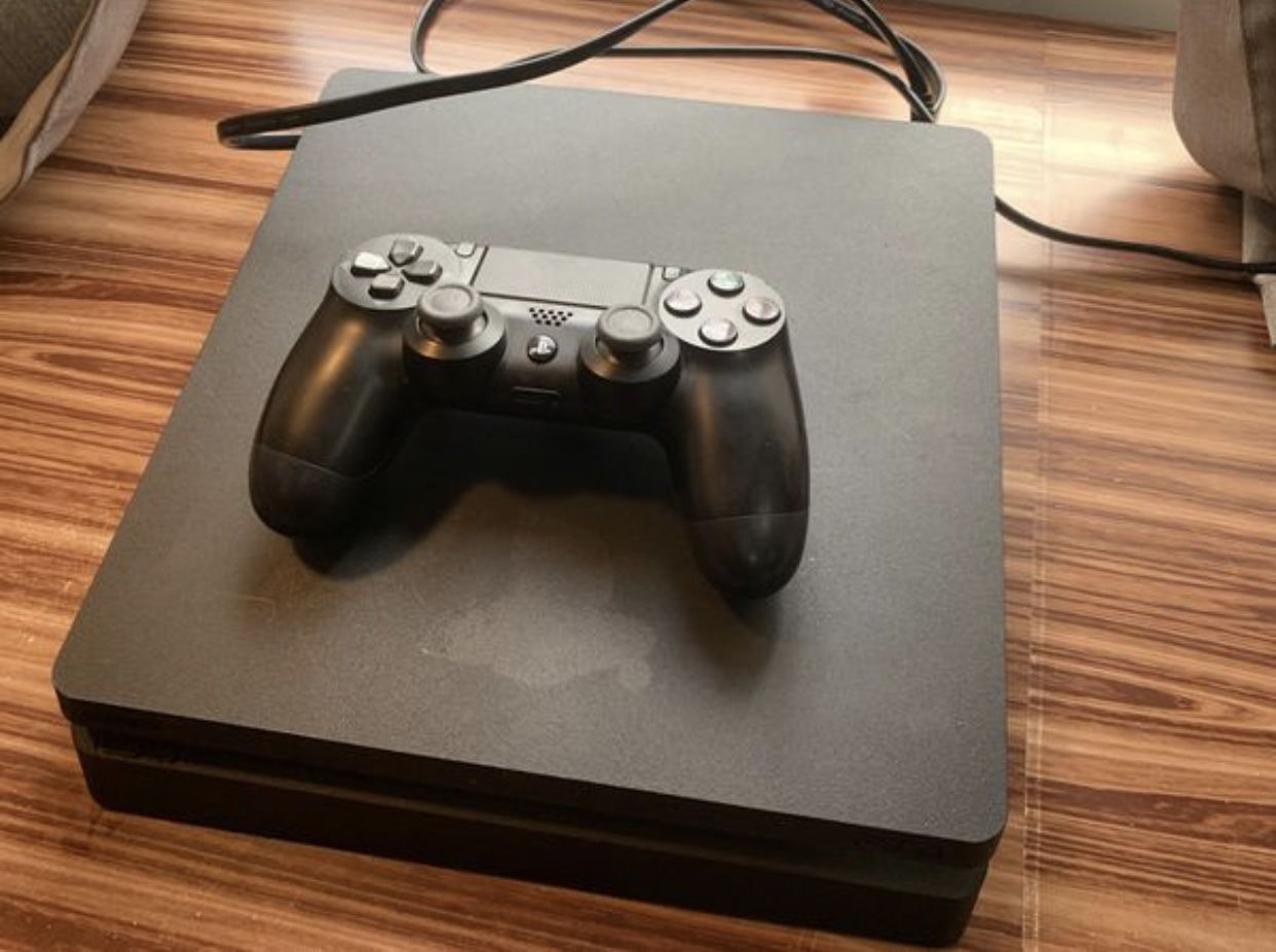 PS4 Slim Console With Controller