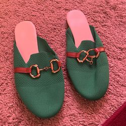 Ladies Casual  Sandals  size 8 ( cash only)