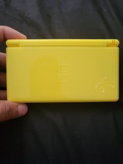 Nintendo DS Lite Pikachu Edition