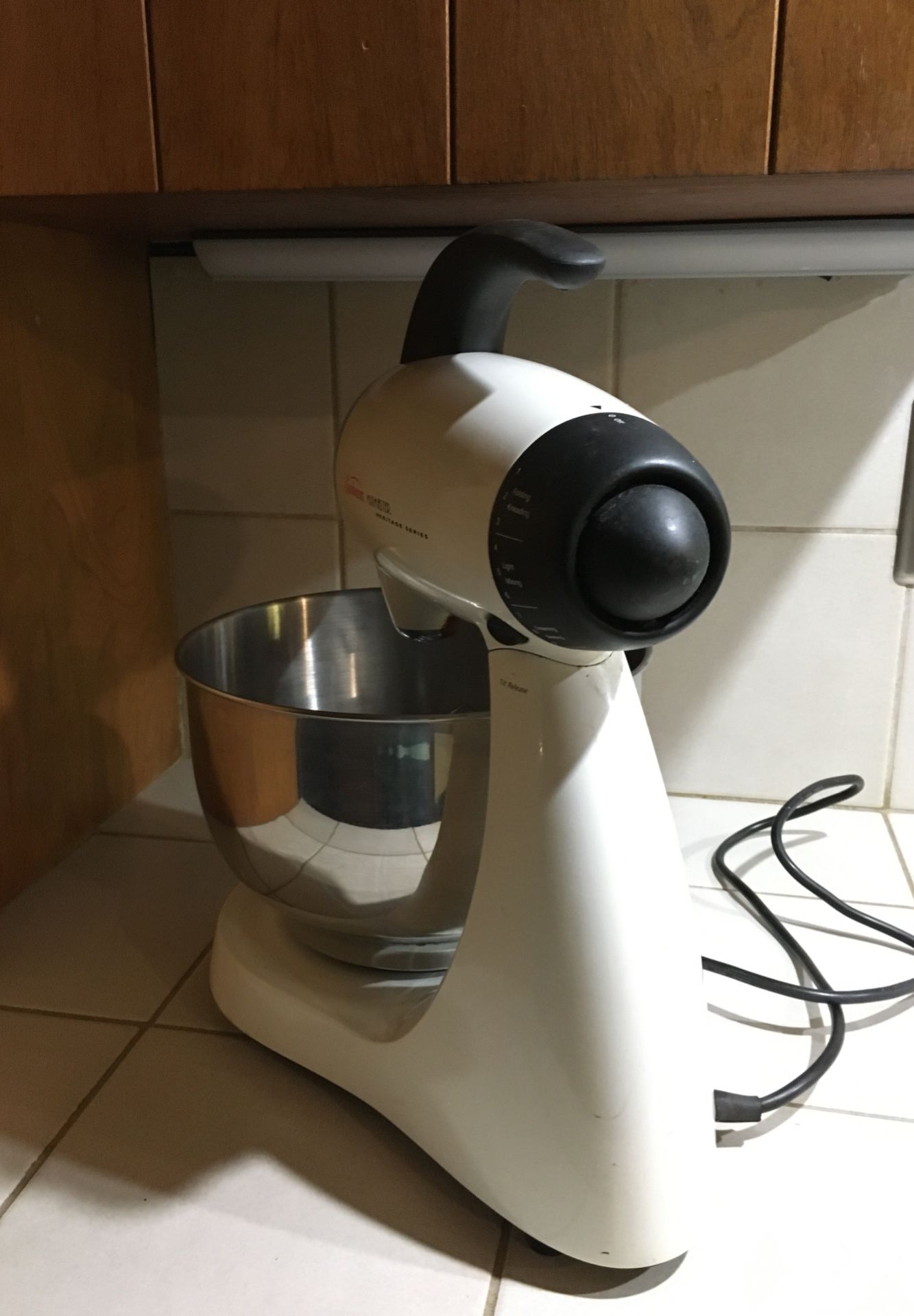 Vintage Sunbeam Mixmaster Stand Mixer Model# 2346 for Sale in