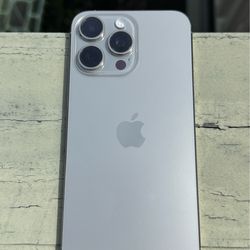 iPhone 15 Pro Max 256 GB Unlocked