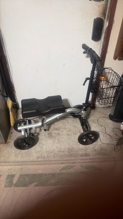Nova knee scooter