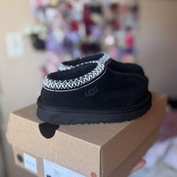 Black Uggs Tasman - Size 7C $50.00 