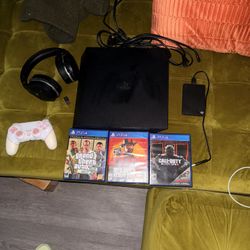 PS4 Pro Bundle – Controller, Headset, 2TB Storage & 3 Games $300 OBO
