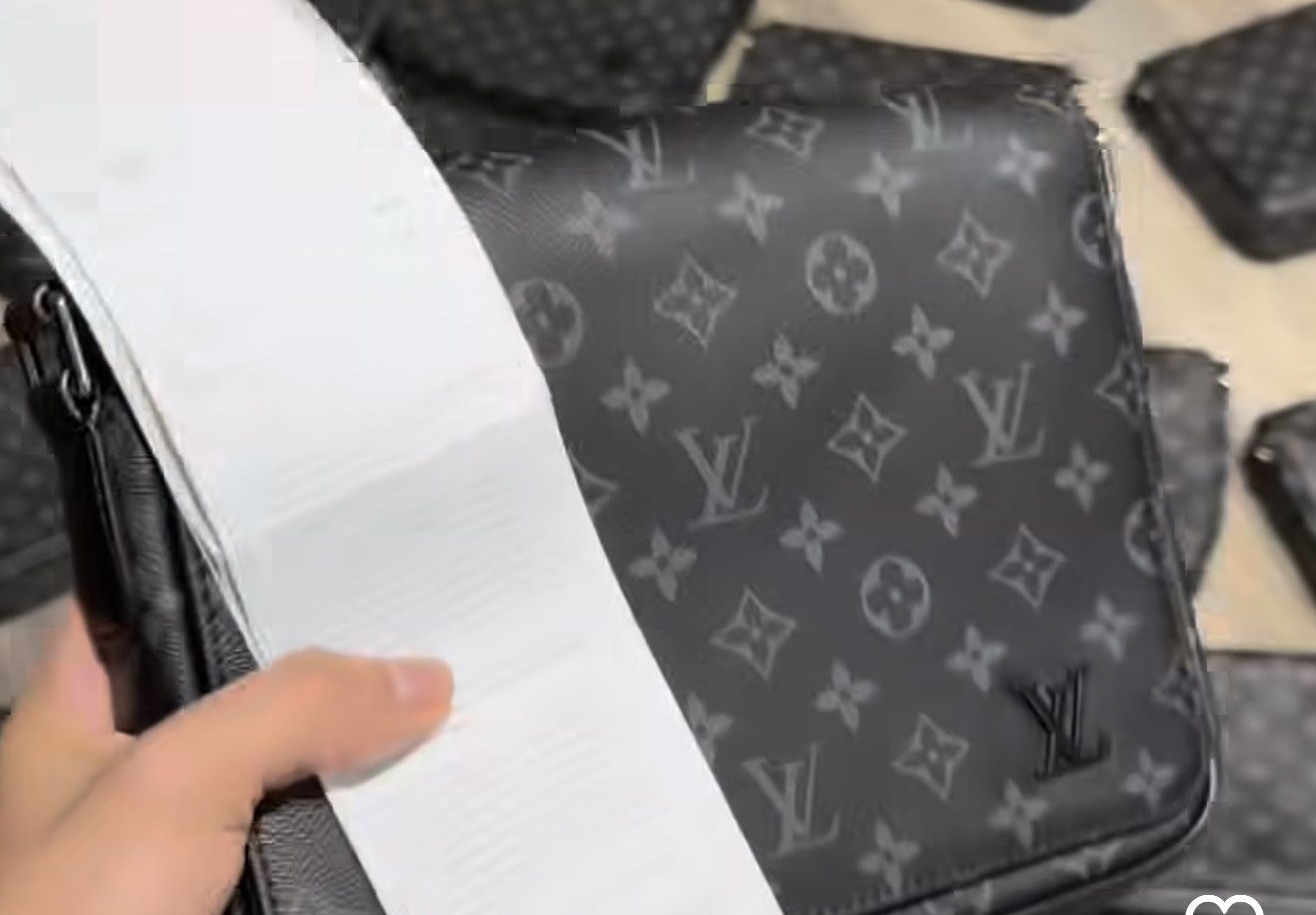 LV BAG W RECEIPT