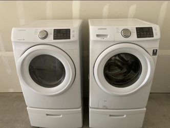 Samsung Washer and Dryer (delivery available)