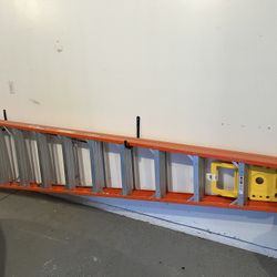 12 Ft Fiberglass Werner Ladder 