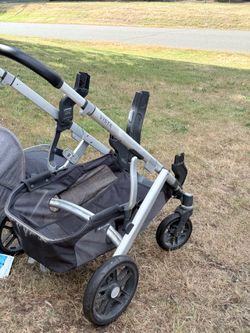 UPPAbaby vista set - bassinet and toddler seat.