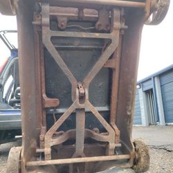 Antique 100 lb Scale