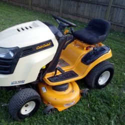 Cub Cadet 42-in Cut Everything Works Great