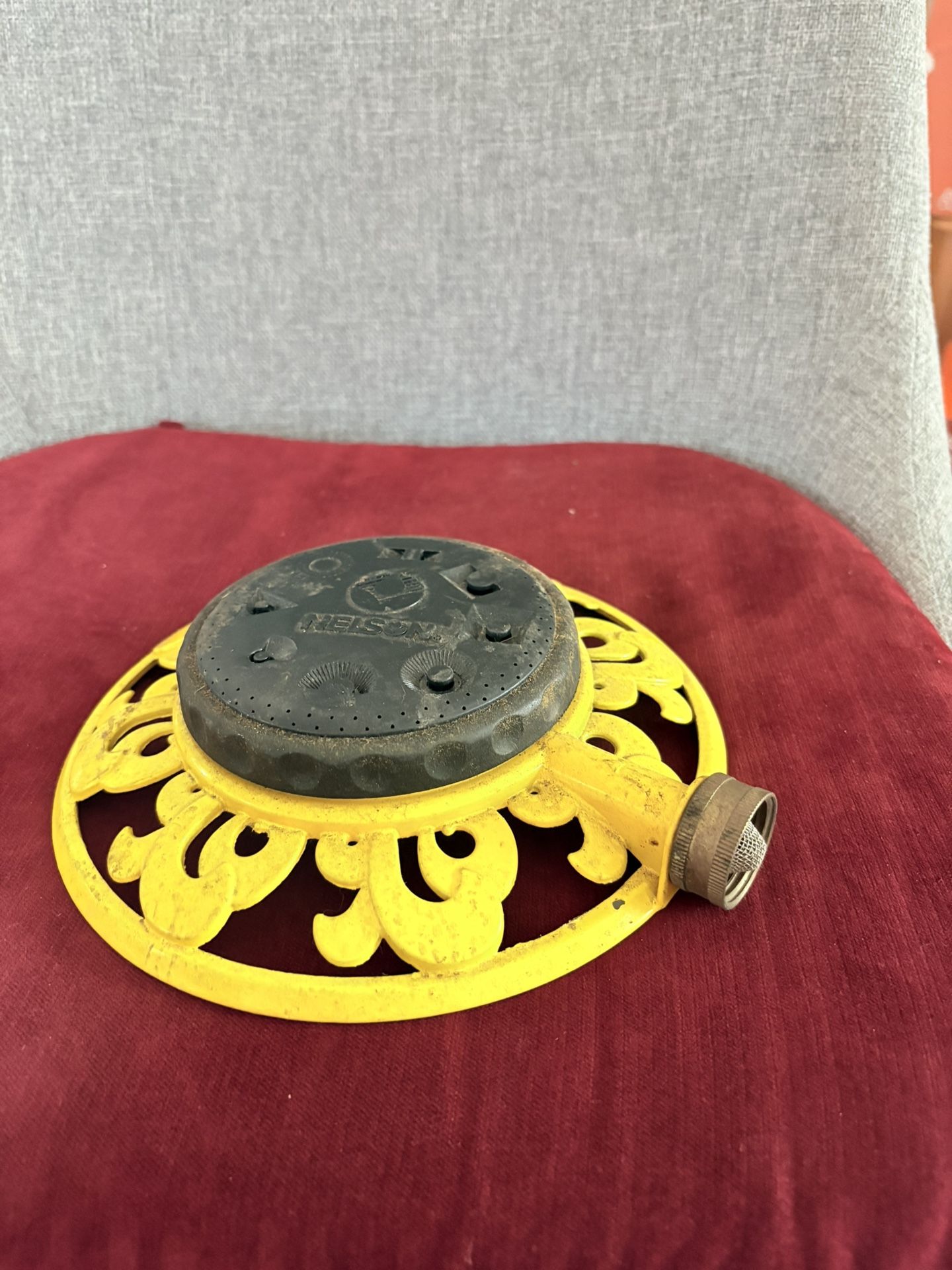 Used Nelson 8-Pattern Spray Head Stationary Sprinkler Metal Base 8 in diameter