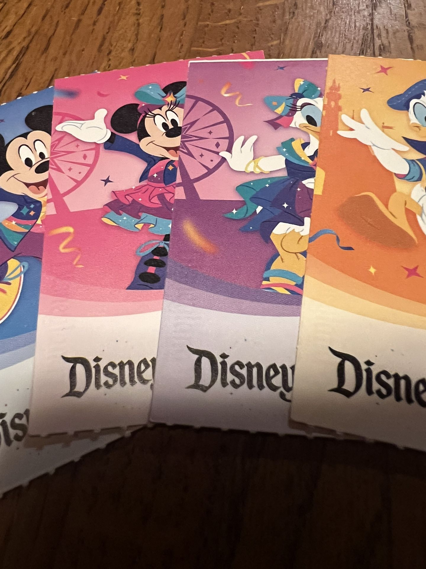DISNEYLAND 🎢🍿🥤🥨🍦(4) TICKETS 🎟️ 🎟️🎟️🎟️ ONE ☝️ PARK $600 PRICE FIRM