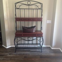 Bakers Entry Way Rack