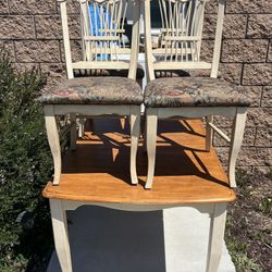 Kitchen table W 4 Chairs