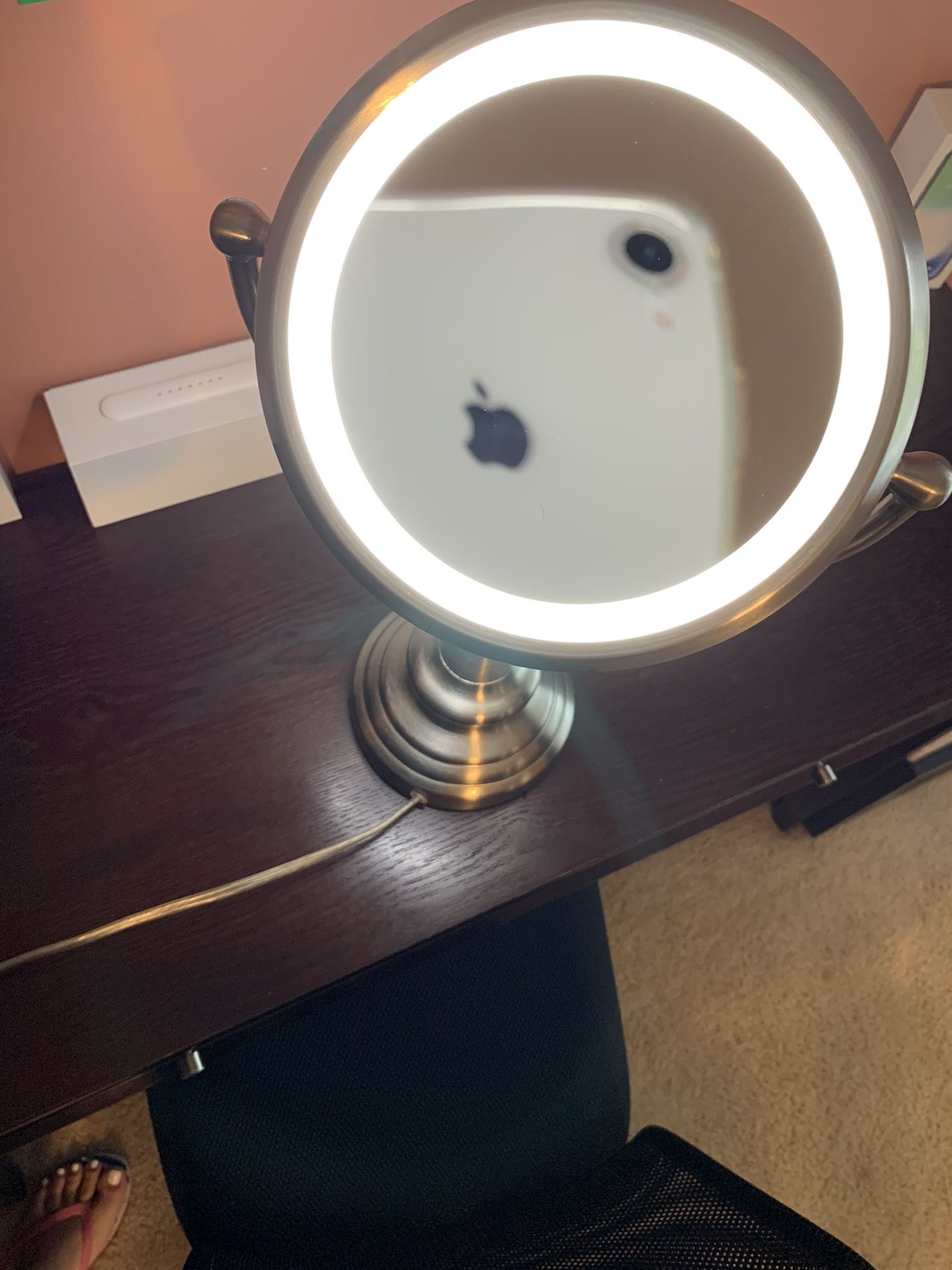 2 sides Makeup mirror with lights 1X and 10X Pick up in Mebane NC