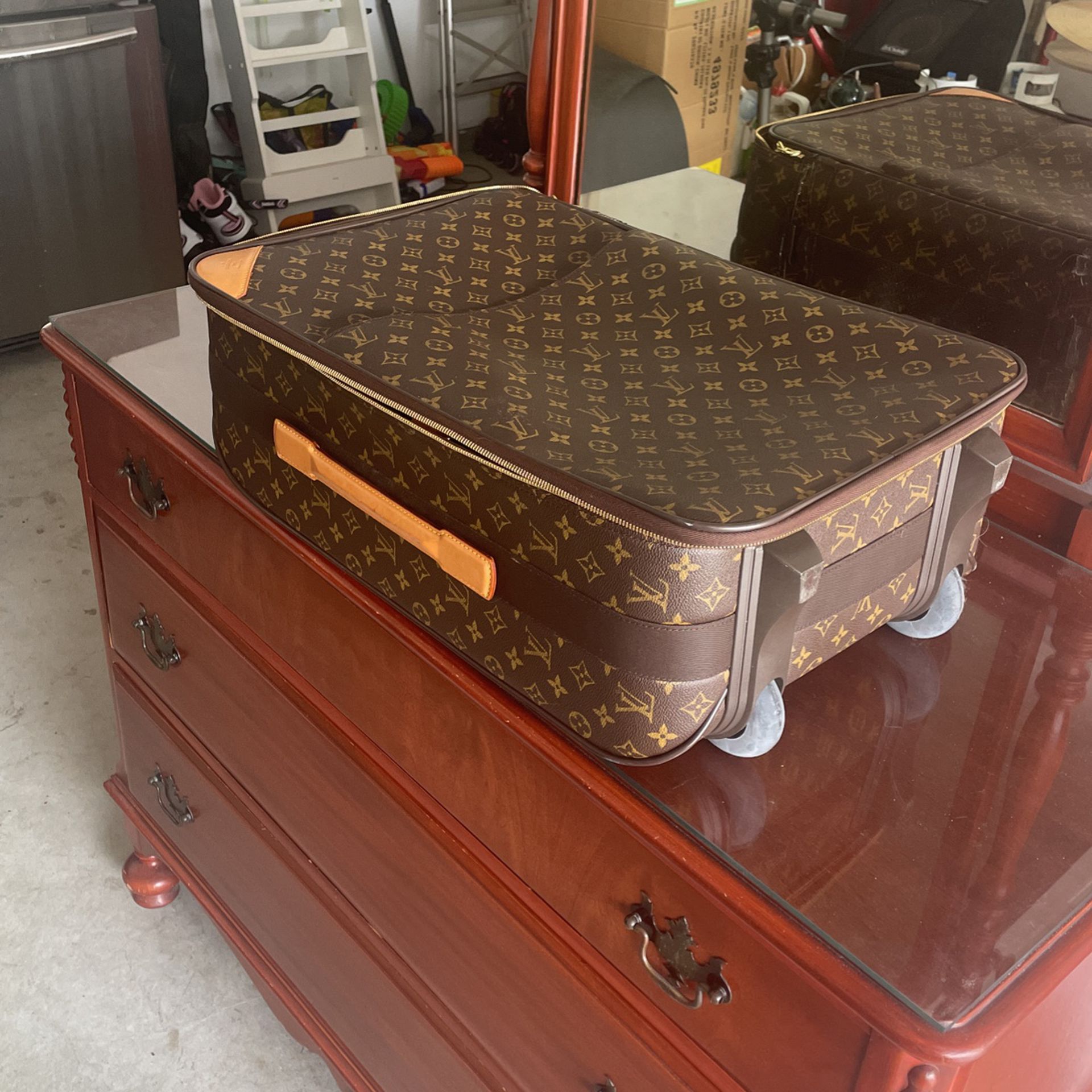 Louis Vuitton Luxury Luggage Bag
