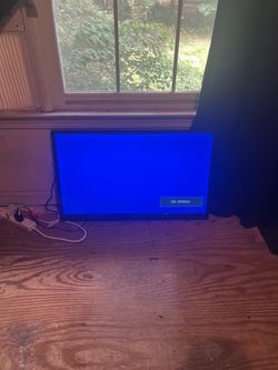 32 inch Furrion tv w/ remote