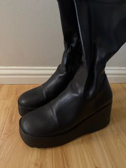 Steven Madden Platform Boots