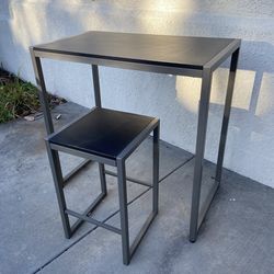 Metal table and bench
