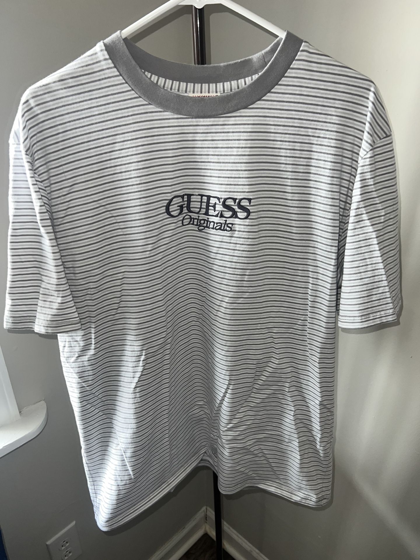 Guess Originals T-Shirt - Size Medium