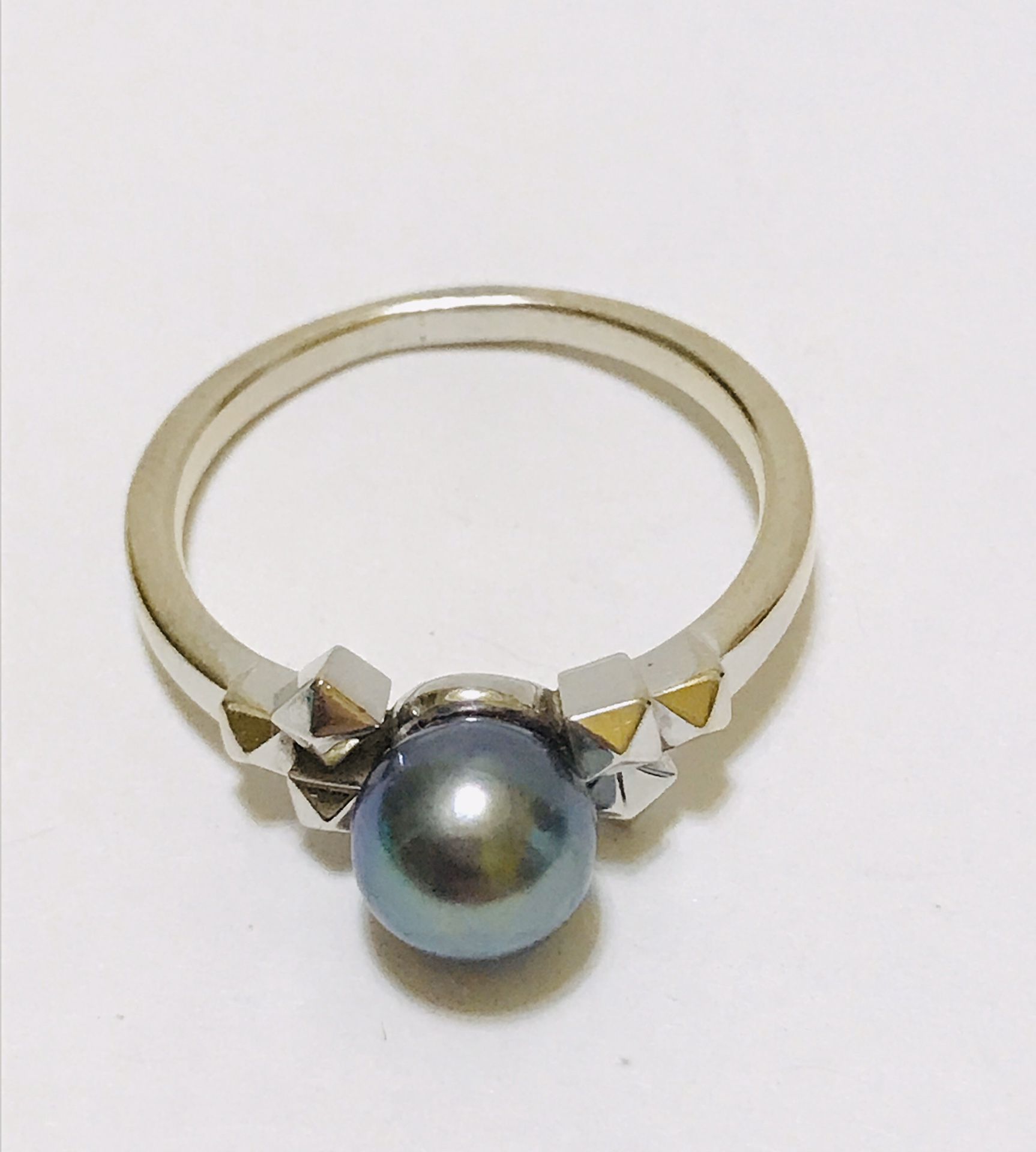 Mikimoto - 18k White Gold - Black Pearl Ring