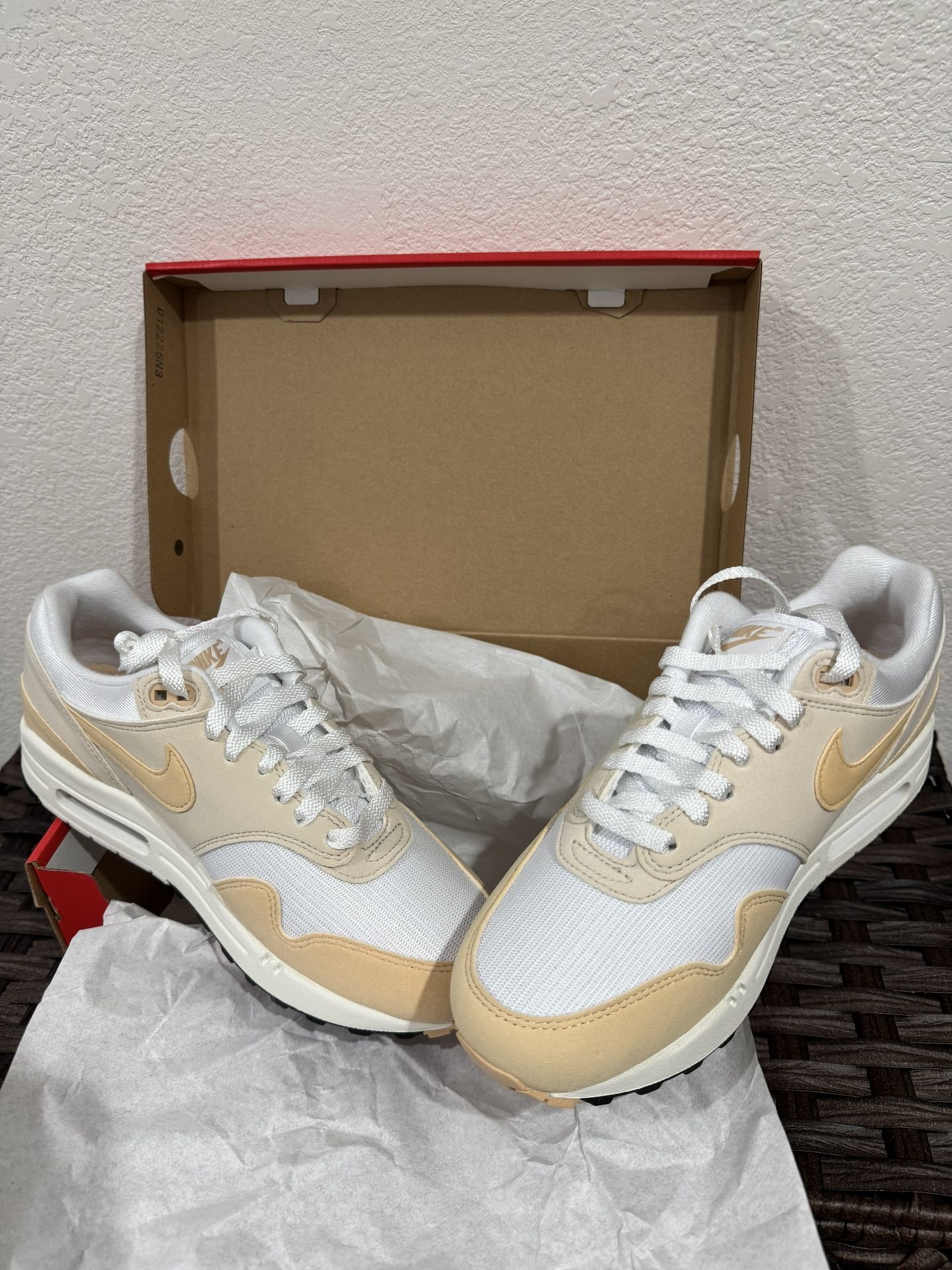 Nike Air Max 1 '87 Textile Light Orewood Brown HF1194-100 Womens Size9 (new)