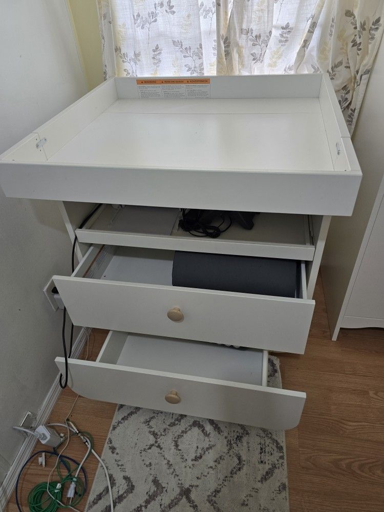 Crib, crib mattress, changing table