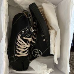 Maison Margiela Men’s Tabi Canvas High 'Black'