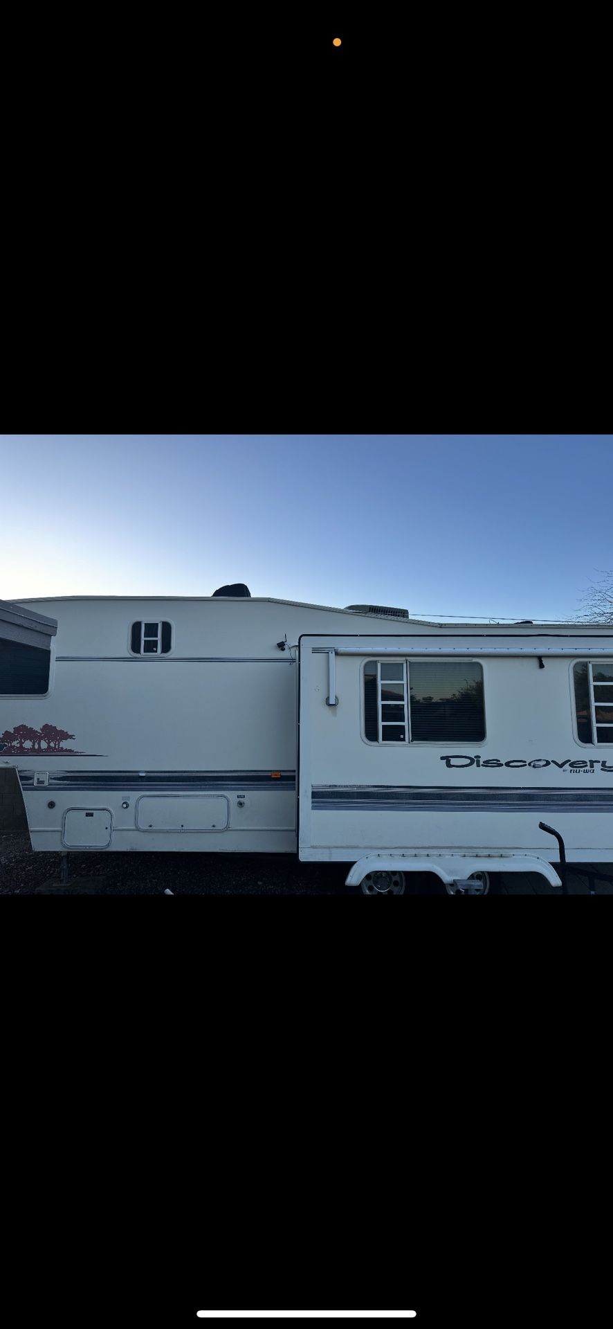1994 Nuwa Discovery Fifth Wheel Trailer