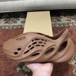 Yeezy Clay Red Foam Runner Adidas