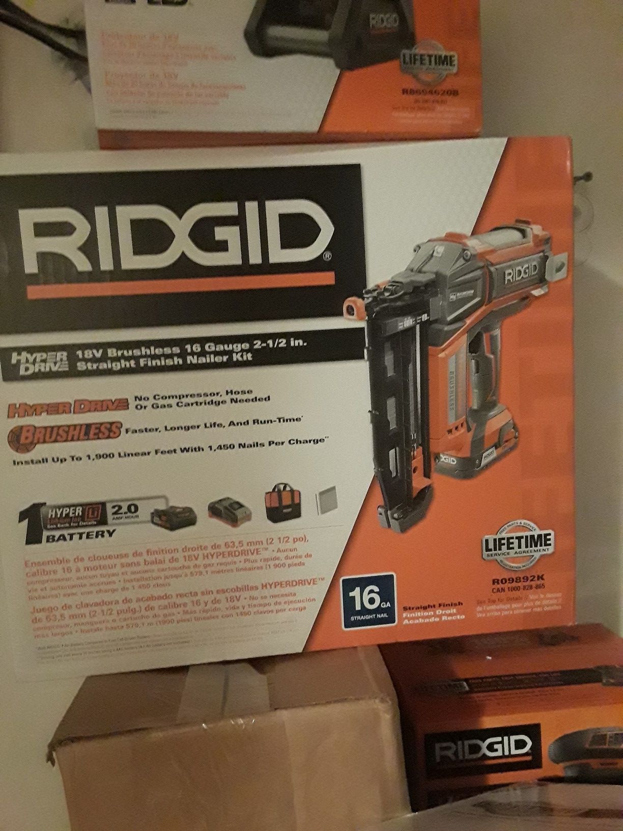 RIDGID 18 Volt Cordless Brushless HYPERDRIVE 16 Gauge 2 1/2 in Straight Finish Nailer, 2 Ah Battery, Charger, Belt Clip and Bag