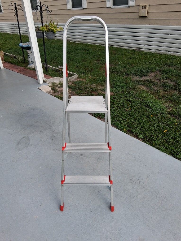 Louisville 3 Foot Step Ladder Aluminum