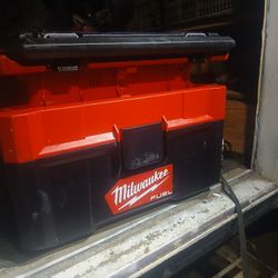 Milwaukee Fuel Packout Portable Vacuum