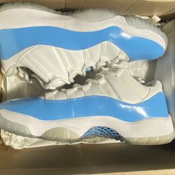 Jordan 11 Low Unc