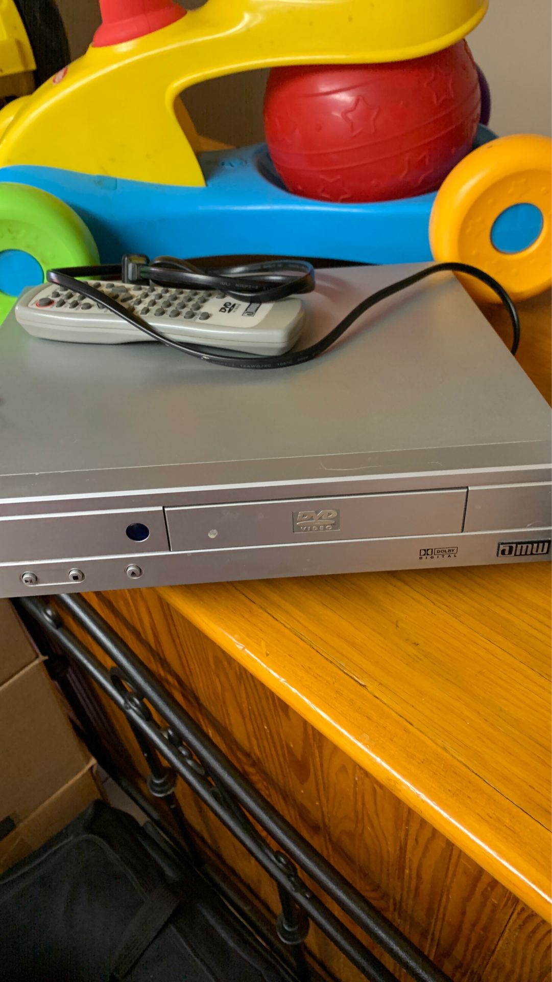 Dvd player with remote