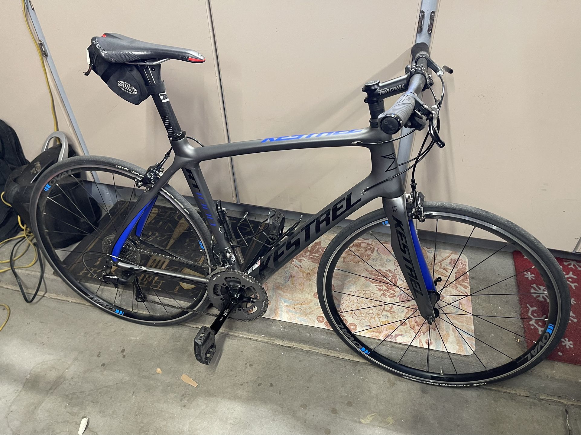 carbon fiber road bike  flat bar handle bar  (Kestrel)