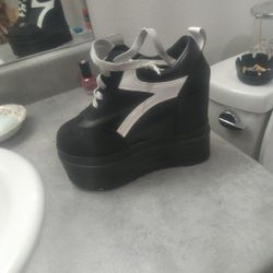 Forever 21 Bags And I Don't Use It And Black And White High Top Shoes Size 4 I'm Going To Just Have It Fabric That's About It