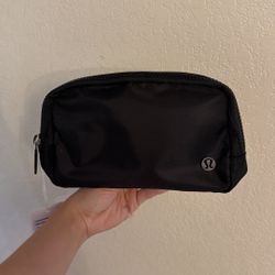lululemon belt bag total black 
