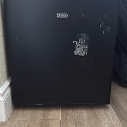 Sunbeam mini fridge 