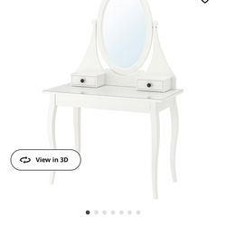 Makeup Table/ Vanities / Hairdresser 