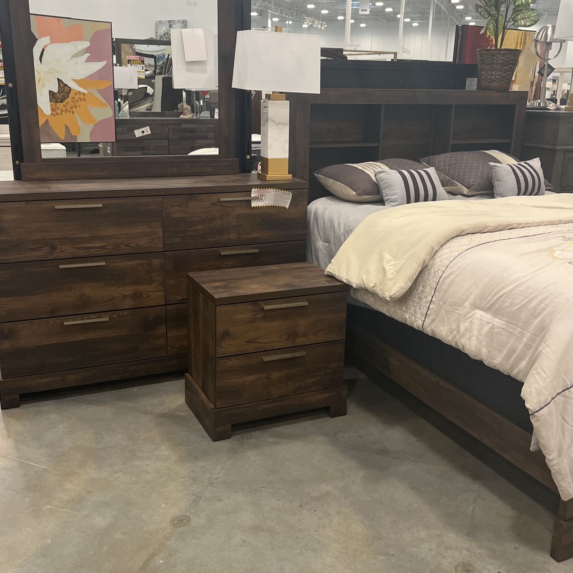 Captain’s Queen Bed Group
