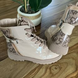 DKNY Boots Size 2 /13.5