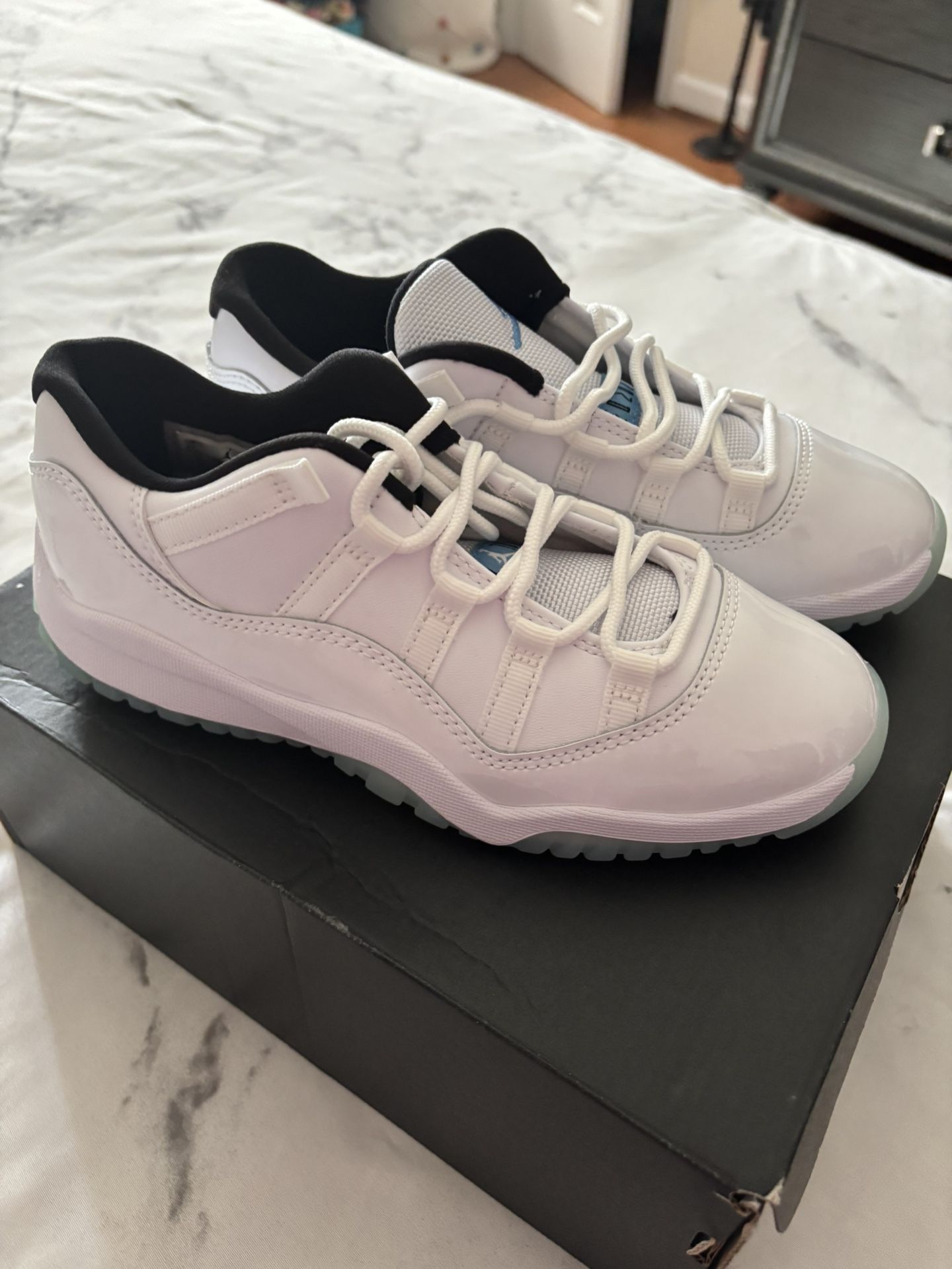 Jordan Low 11s