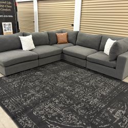 5-Piece Sectional Couch (Free Delivery)