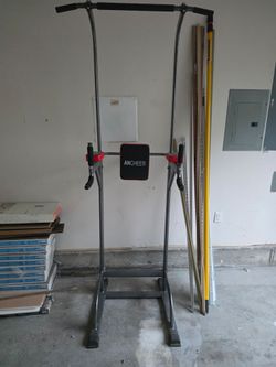 Pull up and dip station