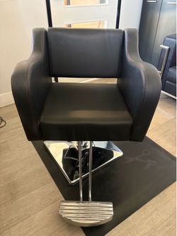 Hairstyling chair/read description